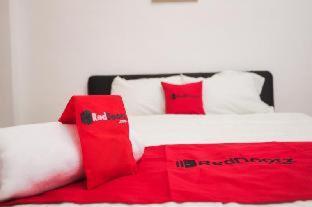 Отель Reddoorz Near Plaza Araya Malang Blimbing  Номер фото
